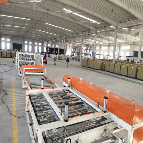 外模板設備復合保溫免模板設備的創新與應用